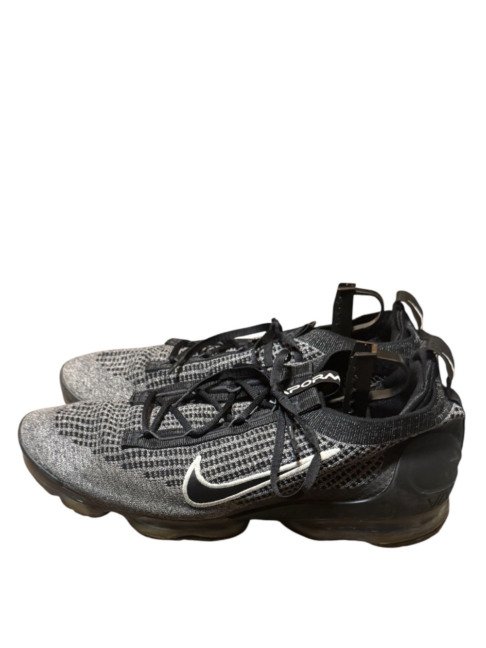 Nike Men's VaporMax Flyknit Sneakers - Black Gray White Swoosh Oreo Sz 12